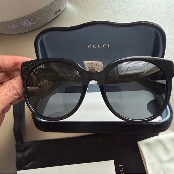 Gucci Women's Black Round Sunglasses NEW!!!! - Picture 6 of 7